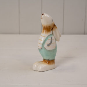 Medium Gazing Hare